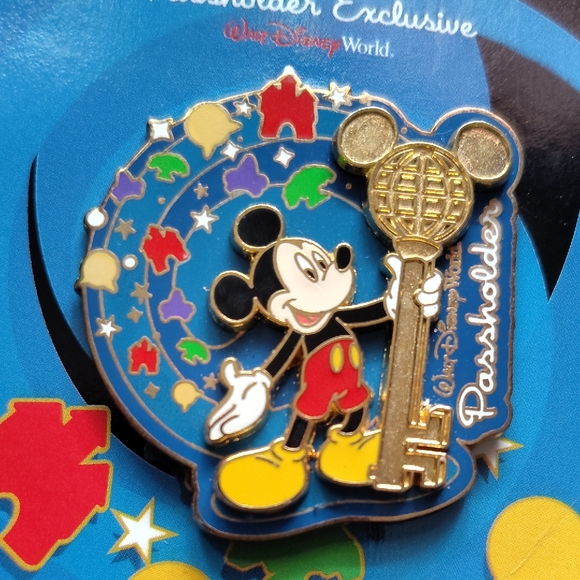Disney World 2003 Passholder Exclusive Mickey Mouse Pin - Picture 2 of 7